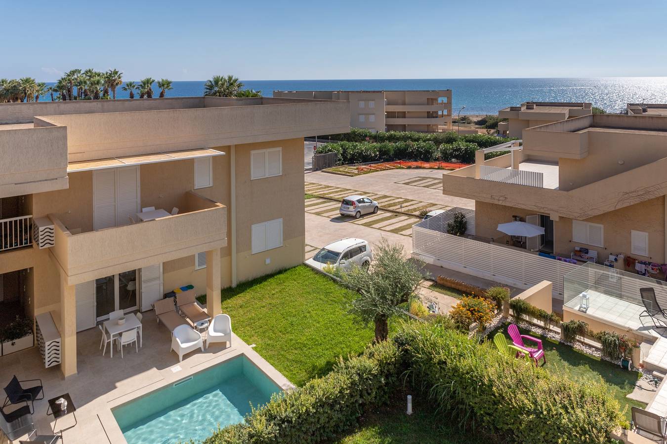 Appartamento intero, Alloggio vacanze "Brezzadisudest" con Wi-Fi e area esterna privata in Ragusa, Provincia di Ragusa