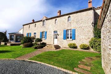 Location de vacances pour 10 personnes, avec jacuzzi et terrasse dans Le Puy-Saint-Bonnet