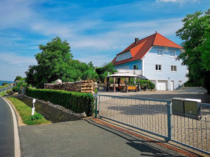 Ferienwohnung für 9 Personen, mit Ausblick und Garten, kinderfreundlich in der Fränkische Schweiz - 3