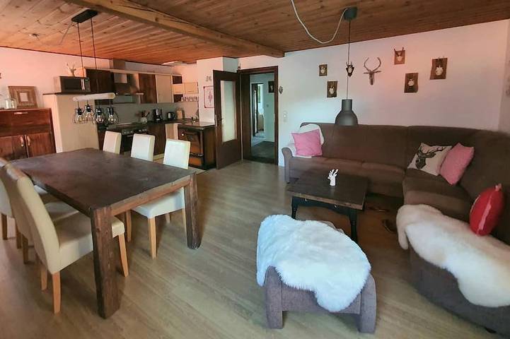 Ferienwohnung für 9 Personen, mit Balkon