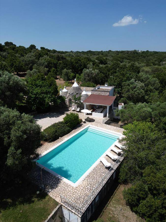 Trullo per 7 persone, con giardino e piscina nonché panorama in Ceglie Messapica
