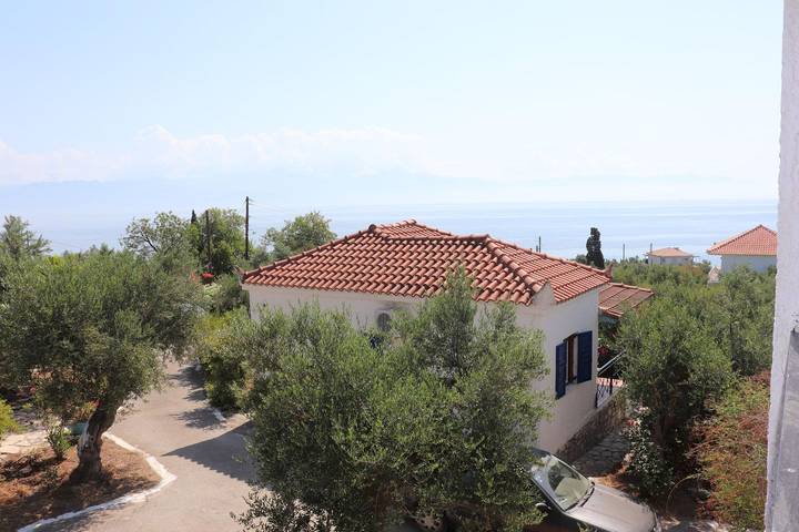 Location de vacances pour 5 personnes, avec terrasse et jardin, animaux acceptés dans Région du Péloponnèse - 3