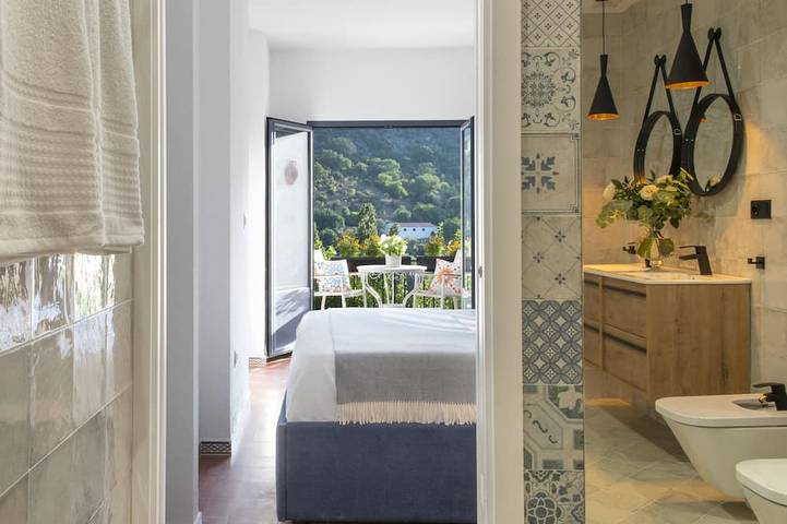 Casa Bella - Sleeps 8 with Pool in Benamahoma, Grazalema