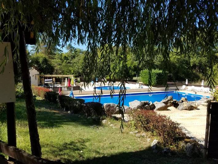 Location de vacances pour 4 personnes, avec jardin ainsi que bassin pour enfant et piscine à Tourtoirac - 4