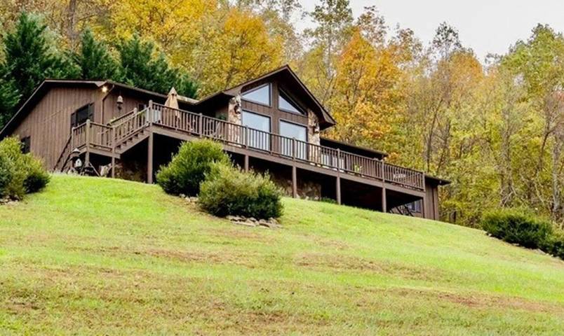 Lodge for 6 people, with terrace in North Carolina
