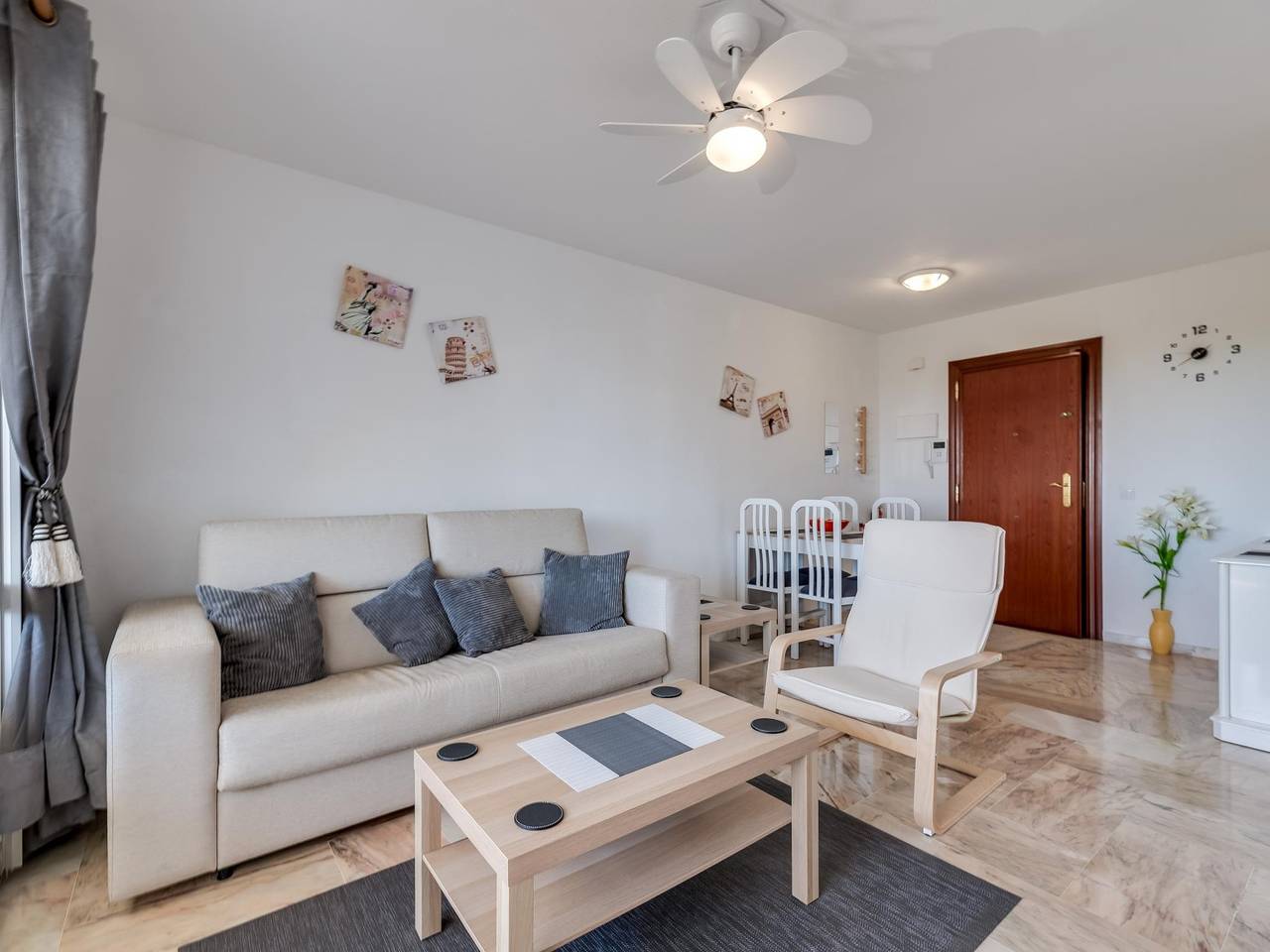 Hel ferieleilighet, Ferieleilighet for 4 personer med terrasse in Benalmádena Costa, Benalmádena