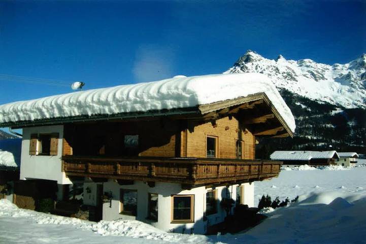 Chalet para 8 personas, con jardín y sauna además de terraza y vistas, Se admiten mascotas en Tirol
