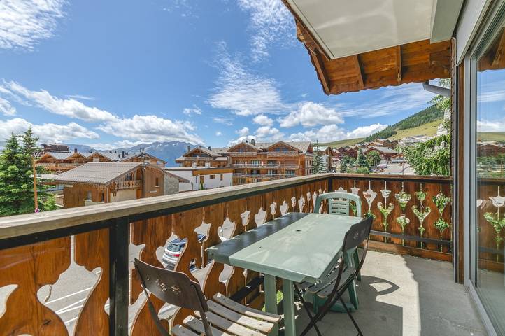 Apartamento entero, Apartamento 'Crocus 6' con balcón y Wi-Fi in Huez, Parque Nacional de los Ecrins