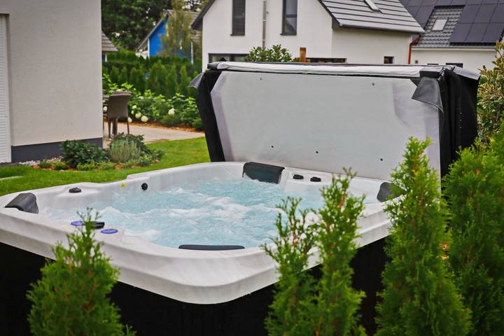 Ferienhaus für 6 Personen, mit Terrasse und Whirlpool sowie Garten und Sauna, mit Haustier in Mecklenburgische Seenplatte - 3