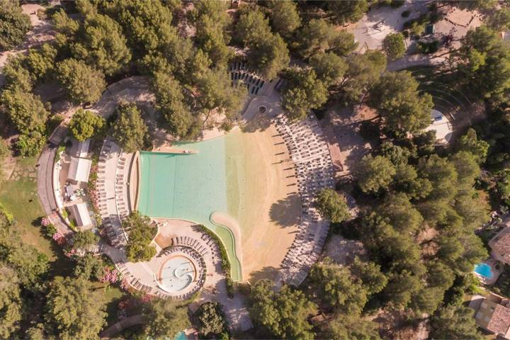 Gîte pour 4 personnes, avec piscine et jardin dans Golf de Pont Royal - 2