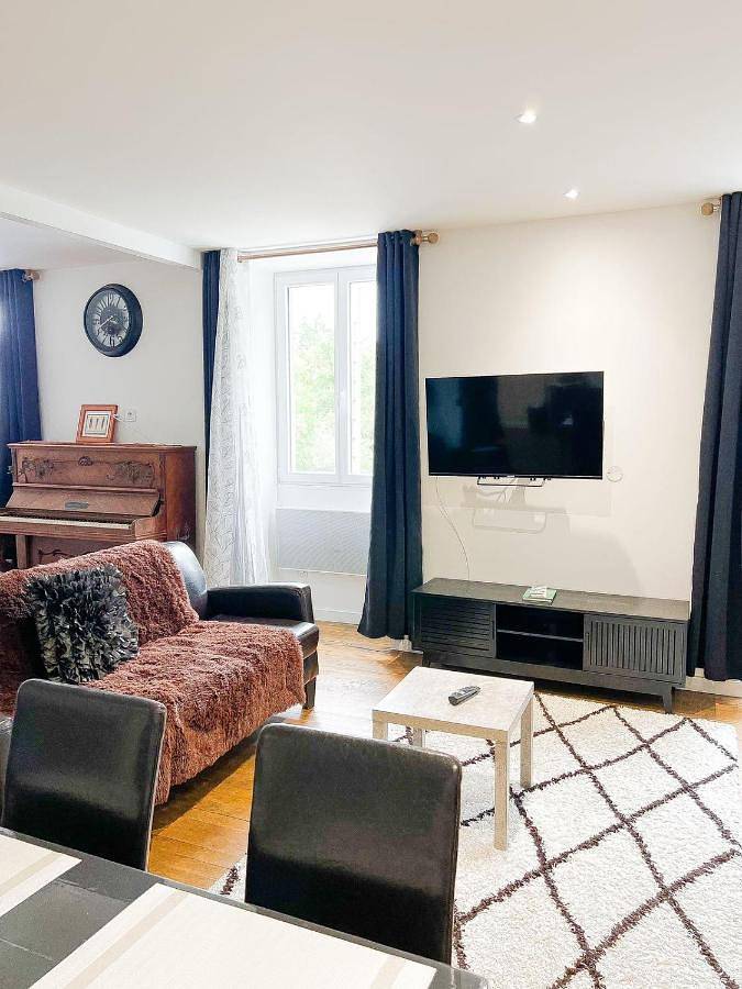 Gîte pour 5 personnes, avec terrasse à Gien-sur-Cure