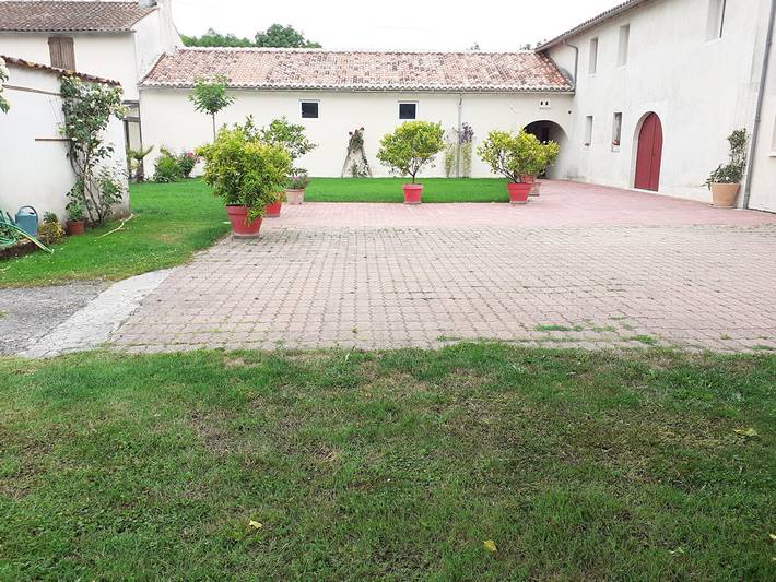 Chambre d’hôte pour 4 personnes, avec jardin et piscine en Charente-Maritime - 2