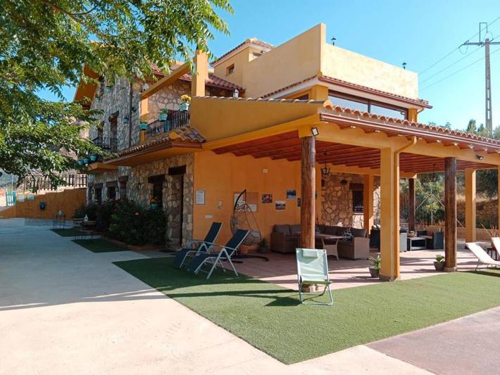 Apartamento para 6 personas, con Terraza además de Jardín y Vistas en Castril