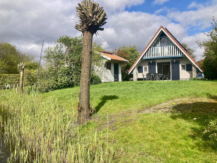 Ferienhaus für 5 Personen, mit Balkon/Terrasse und Garten sowie Ausblick in Friesland