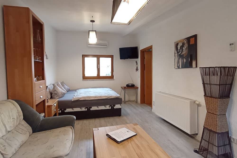 Schönes Ferienhaus in unmittelbarer Nähe v. Altkötzschenbroda, Stellplatz a.Haus in Radebeul, Meißen Region