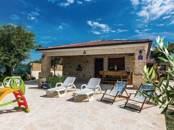 Ferienhaus für 7 Personen, mit Terrasse und Garten sowie Pool in Općina Stankovci - 4