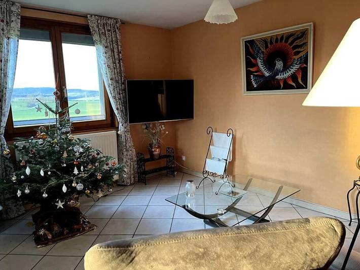 Location de vacances pour 6 personnes, avec vue ainsi que terrasse et jardin à Bians-les-Usiers - 2