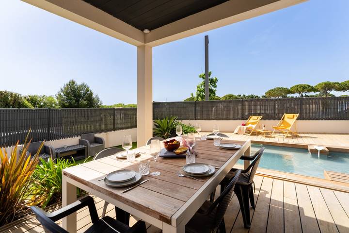 Location de vacances pour 8 personnes, avec jardin et piscine à Vendres - 2