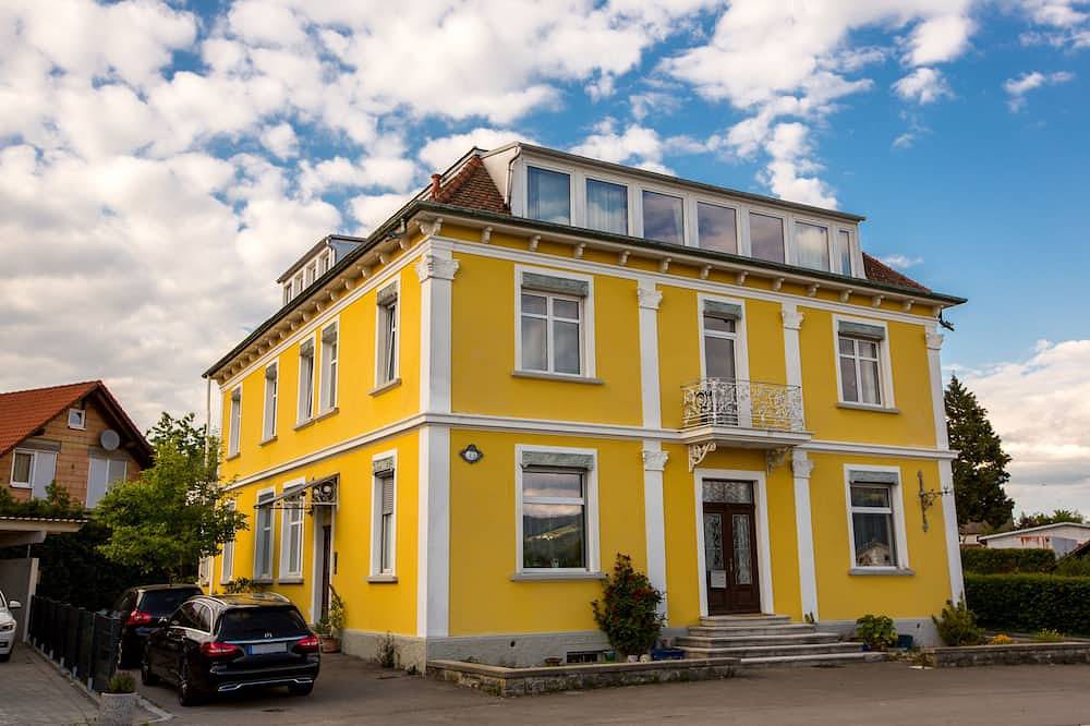 Ganze Wohnung, Familienurlaub mit viel Platz in stilvoller Altbauvilla in Sigmarszell, Bayerisch Schwaben