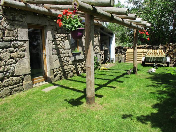 Gîte pour 5 personnes, avec terrasse et jardin dans le Puy-de-Dôme