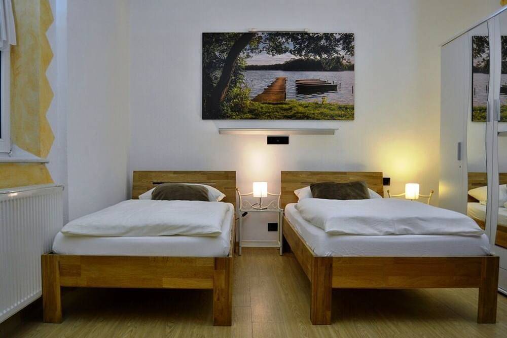 Ganze Wohnung, Moderne 3-Sterne-Ferienwohnung mit romantischem Flair, in Strand- und Seenähe in Bischoffen, Naturpark Lahn-Dill-Bergland