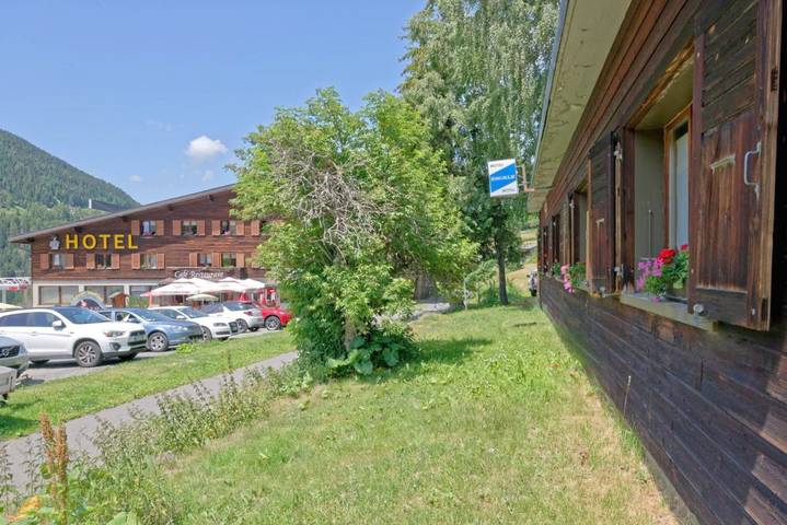 Hôtel pour 3 personnes, avec vue et sauna ainsi que jardin et piscine, animaux acceptés à Bourg-Saint-Pierre