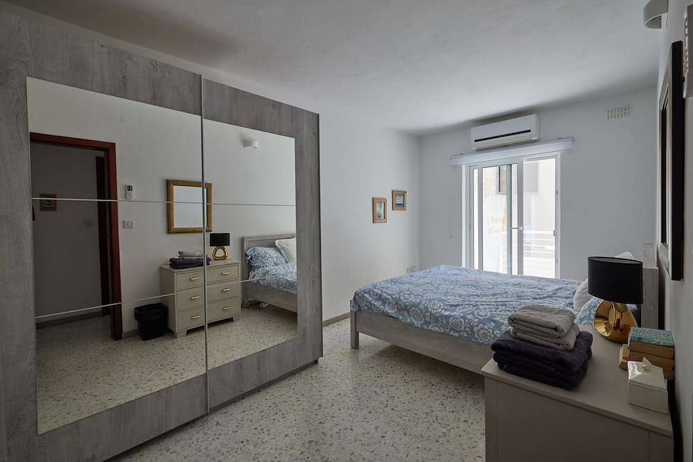 Ganze Wohnung, Stunning getaway 1 min from the beach at Zonqor area in Marsaskala, Insel Malta