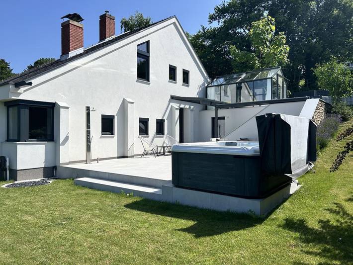 Ferienhaus für 6 Personen, mit Whirlpool und Terrasse sowie Garten, mit Haustier