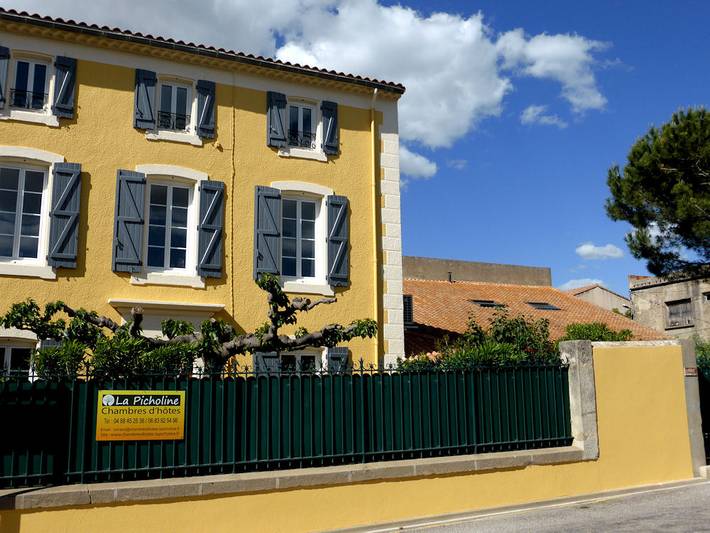 Chambre d’hôte pour 2 personnes, avec jardin et piscine