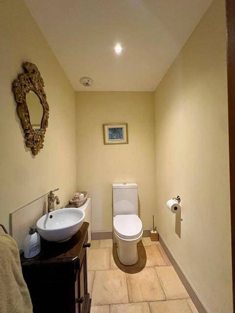 Location de vacances pour 20 personnes, avec sauna et vue ainsi que jardin et piscine, animaux acceptés à Damiatte