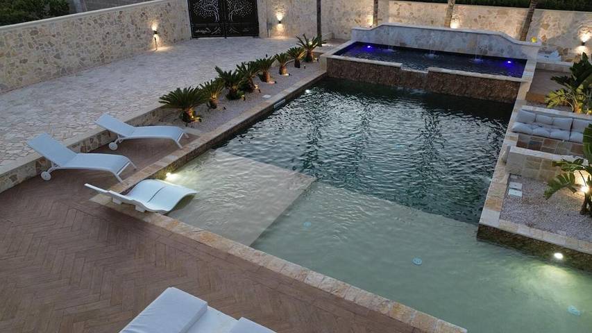 Villa per 8 persone, con piscina e giardino nonché idromassaggio a San Pietro In Bevagna