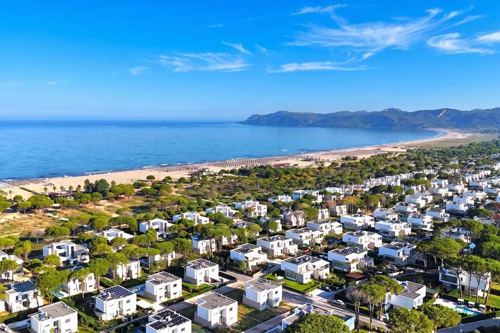 Ferienwohnung für 5 Personen, mit Balkon und Kinderpool in Albanien