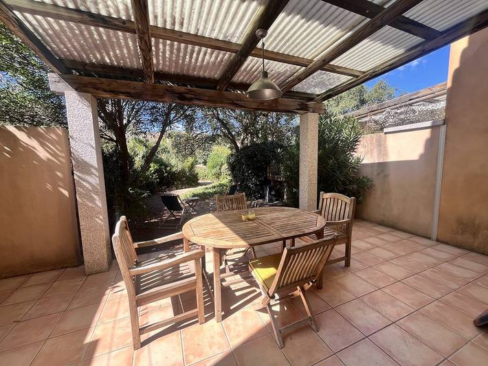 Location de vacances pour 6 personnes, avec terrasse et piscine à Lecci - 4