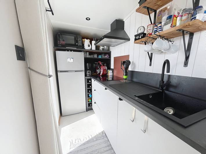 Mobil home pour 4 personnes, avec terrasse et piscine dans Kairon Plage - 2