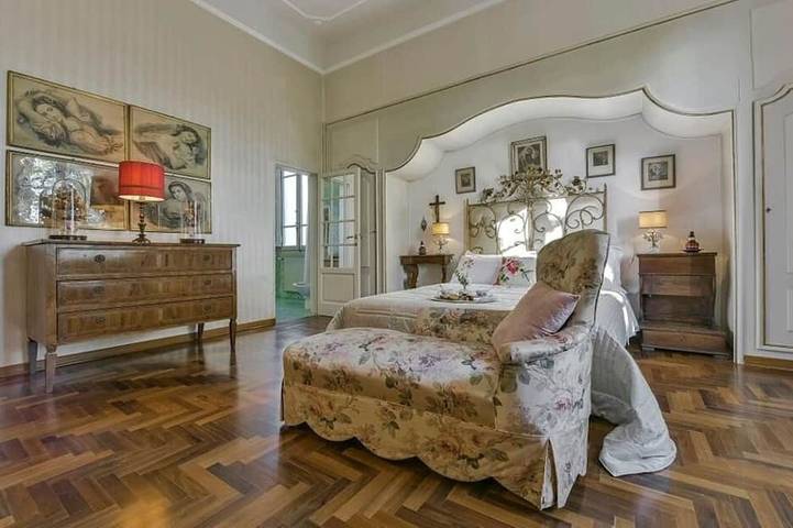 Splendida villa liberty con piscina privata e giardino con ulivi in Calenzano, Firenze province