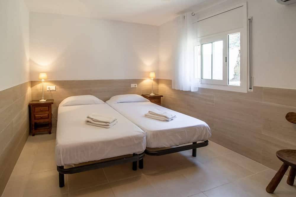 Entire apartment, Port de la Selva 94 - Apartment with large garden in el Port de la Selva, Upper Empordà