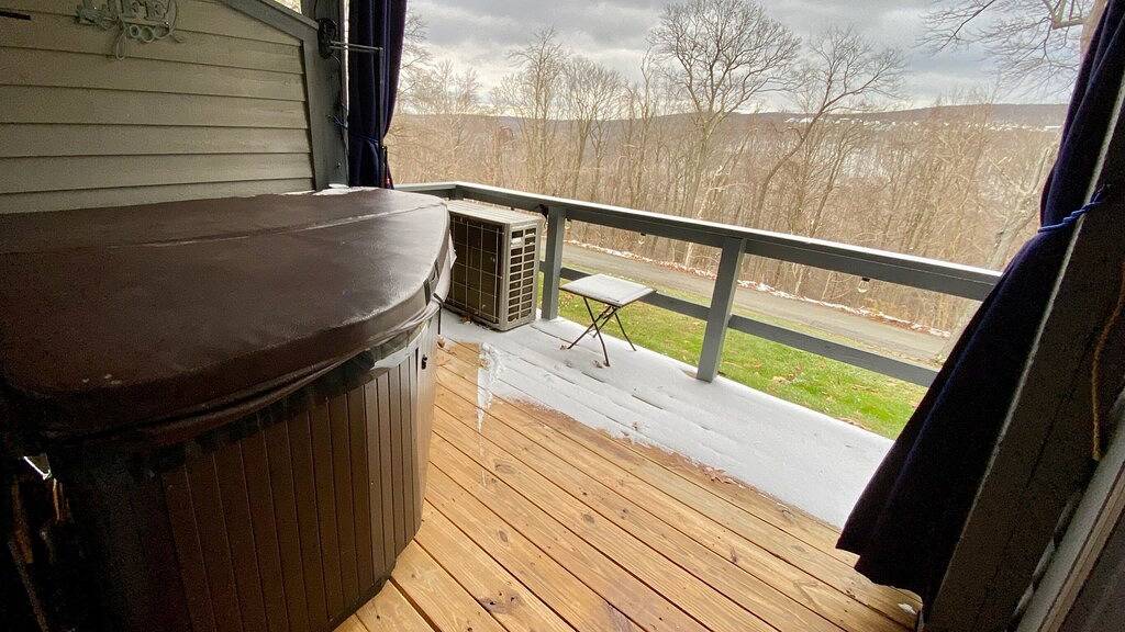 Ganze Wohnung, Cozy Mountain Getaway w/Hot Tub at Seven Springs Resort in Seven Springs, Pennsylvania