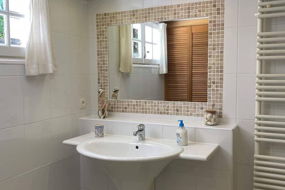 Gite spacieux avec grande piscine privée in Monclar, Région de Villeneuve-sur-Lot