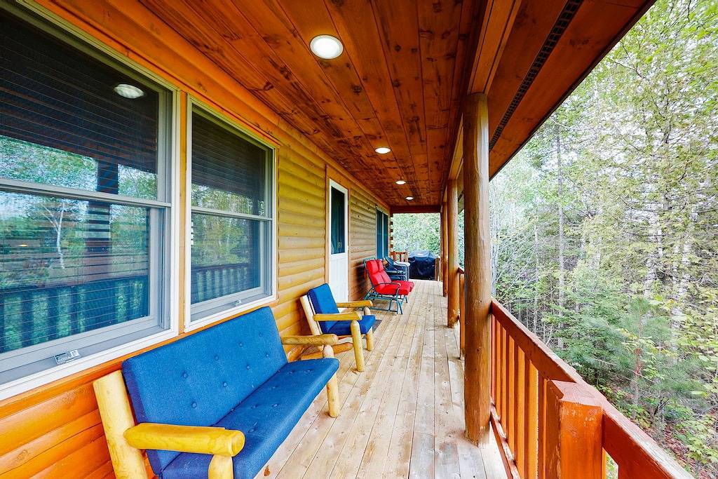 Lakefront home with private dock, canoe & kayak, fast Wifi, and firepit - dog Ok in Moosehead Lake