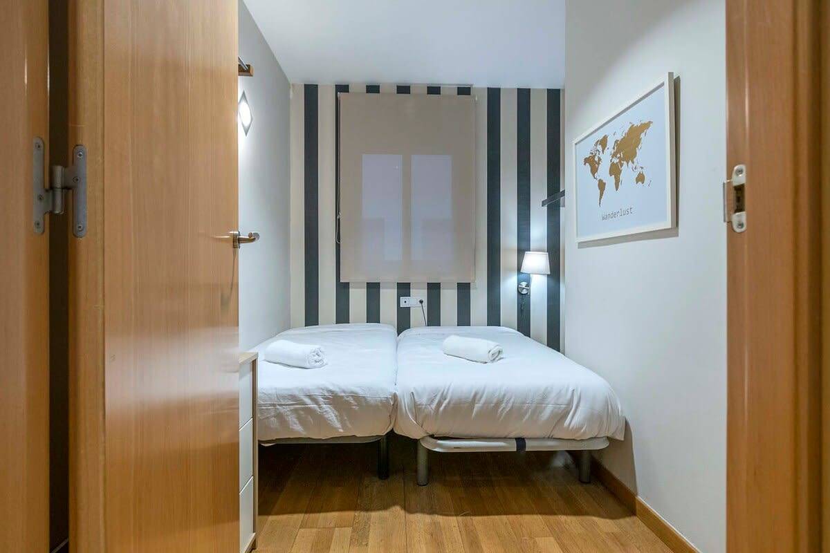 Ganze Wohnung, 2 bedroom with balcony in Eixample district in Barcelona Zentrum, Barcelona