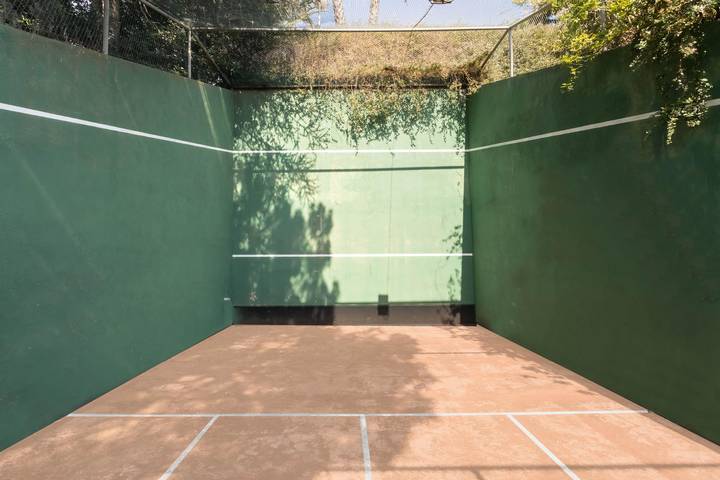 Chalet para 9 personas, con jardín además de vistas al mar y terraza en Provincia de Barcelona - 4