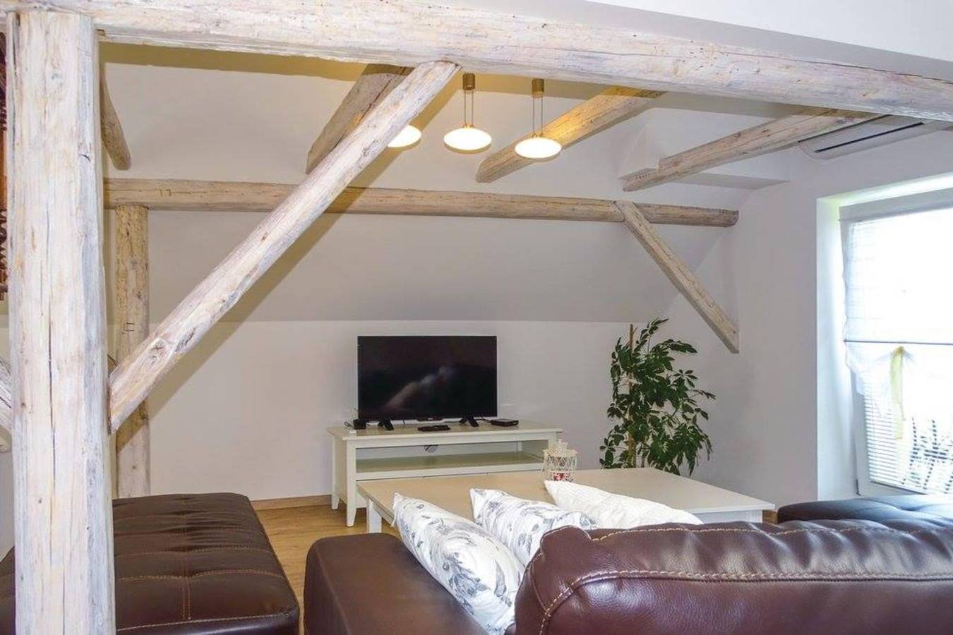 Villa Cujez With Sauna And Pool in Karawanken und Bachergebirge, Untersteiermark