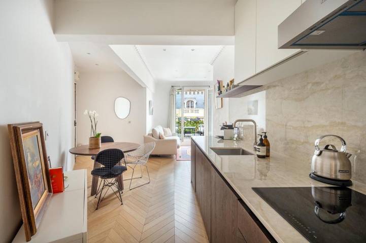 Gîte pour 2 personnes, avec terrasse et vue dans L'Olympia (Paris) - 2