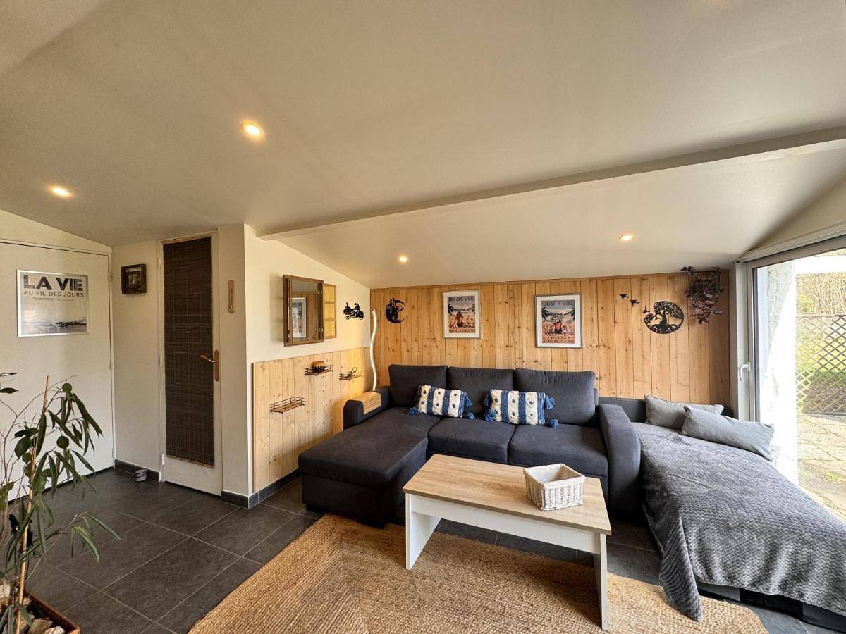 Two-Bedroom House in Arnage, Sarthe
