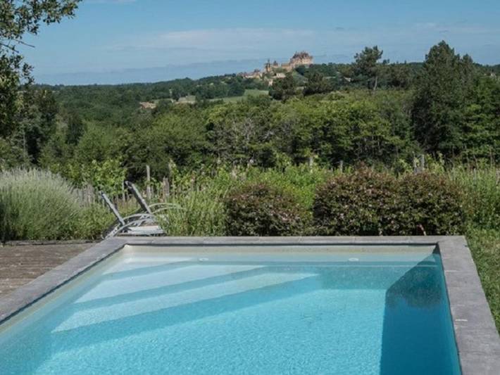 Location de vacances pour 5 personnes, avec terrasse ainsi que piscine et jardin à Biron - 3