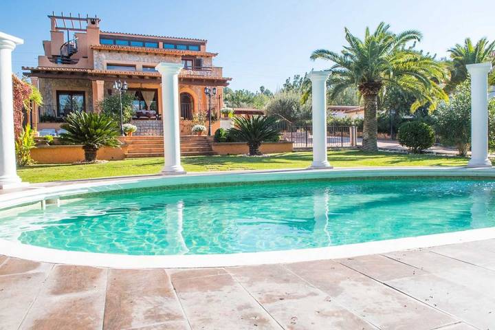 Villa für 10 Personen, mit Balkon und Garten sowie Pool - 1