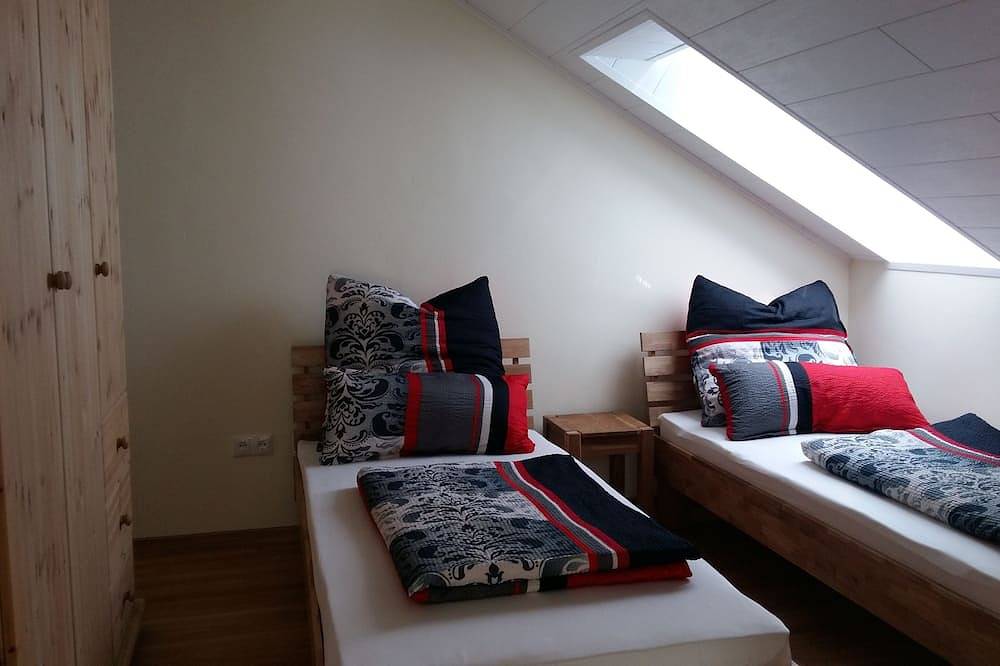 Ganze Wohnung, Neue Ferienwohnung, die zum Entspannen und zum Erkunden der Region einlädt in Büchelkühn, Schwandorf
