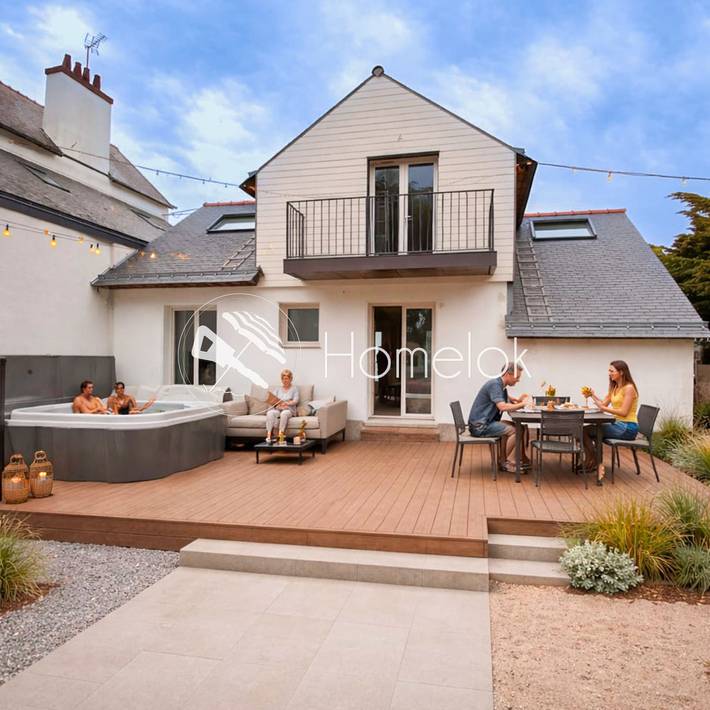 Location de vacances pour 10 personnes, avec terrasse ainsi que jacuzzi et jardin dans Penthièvre
