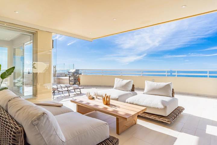 Holiday home for 8 people, with hot tub and pool as well as garden, child-friendly in Benalmádena