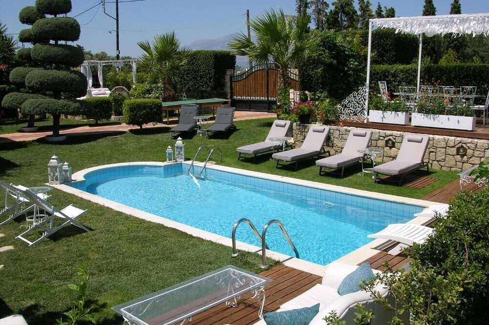 Fantastic Villa in a Dreamy Garden,15 Minutes From the Sandy Beach! in Iraklio-Heraklion und Umgebung